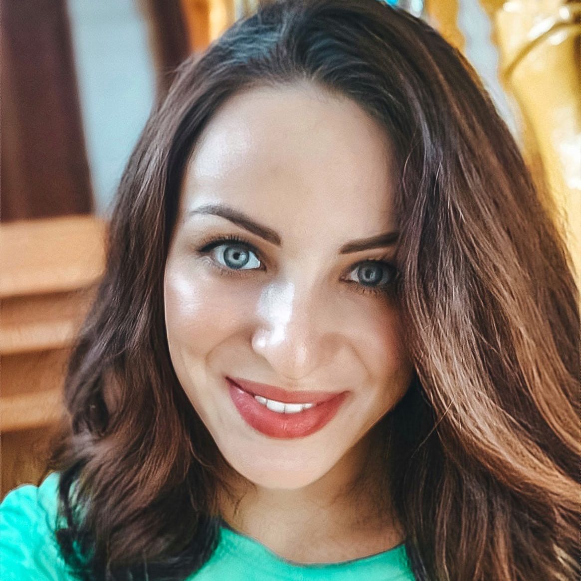 Елена Елена